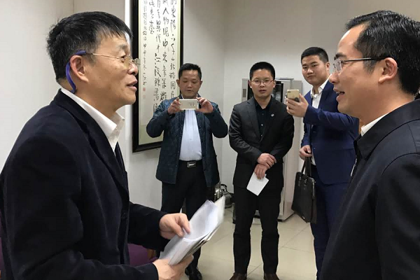 3月22日胡鞍鋼出席“中國特色社會主義現(xiàn)代化道路”專題學(xué)習(xí)會