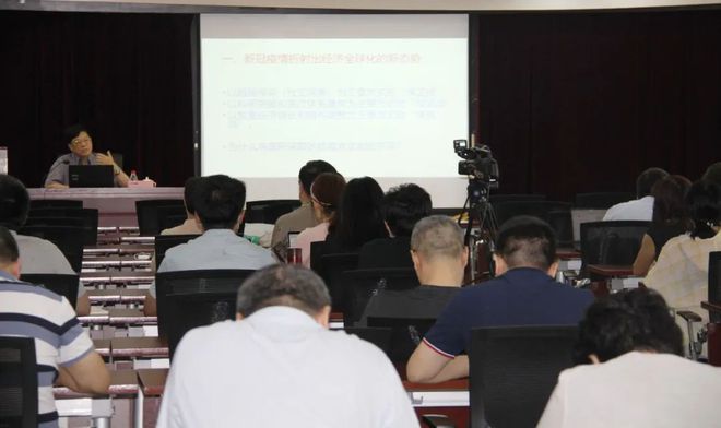 金碚談經(jīng)濟(jì)全球化：堅(jiān)持方向，深化改革，以更大的開(kāi)放融入經(jīng)濟(jì)全球化